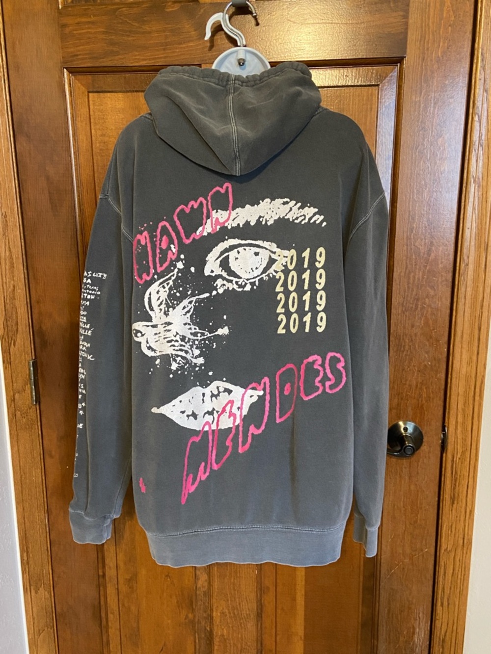 Shawn Mendes 2019 Tour Concert Hoodie Size Medium Official Merch Size XL - Picture 6 of 11